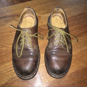 Vintage brown Dr. Martens lace up loafers